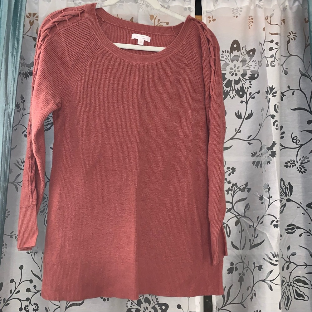 LC Lauren Conrad sweater MEDIUM salmon/rust color with arm detail